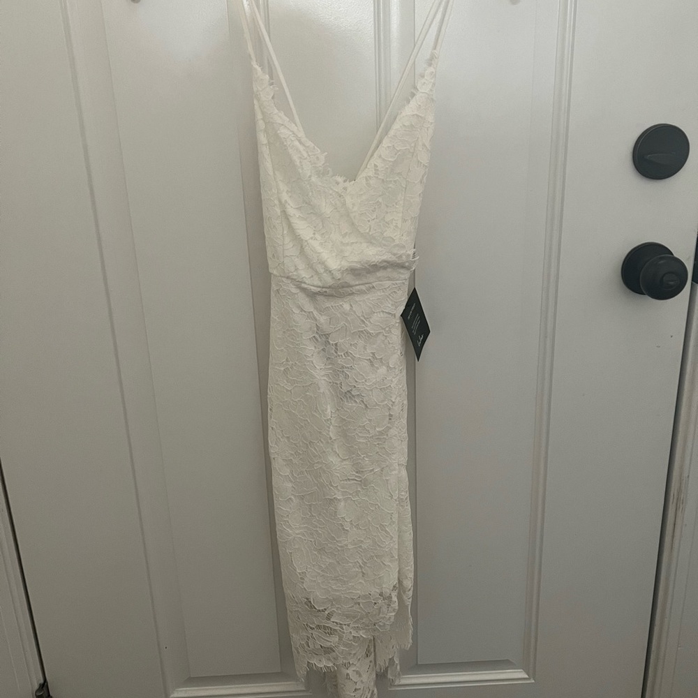 Gorgeous Lulu’s short white lace dress - brand new with tags